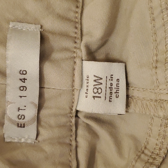 Plus size capris wore once elastic waist band - Picture 6 of 6